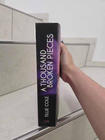 A thousand broken Pieces von Tillie Cole