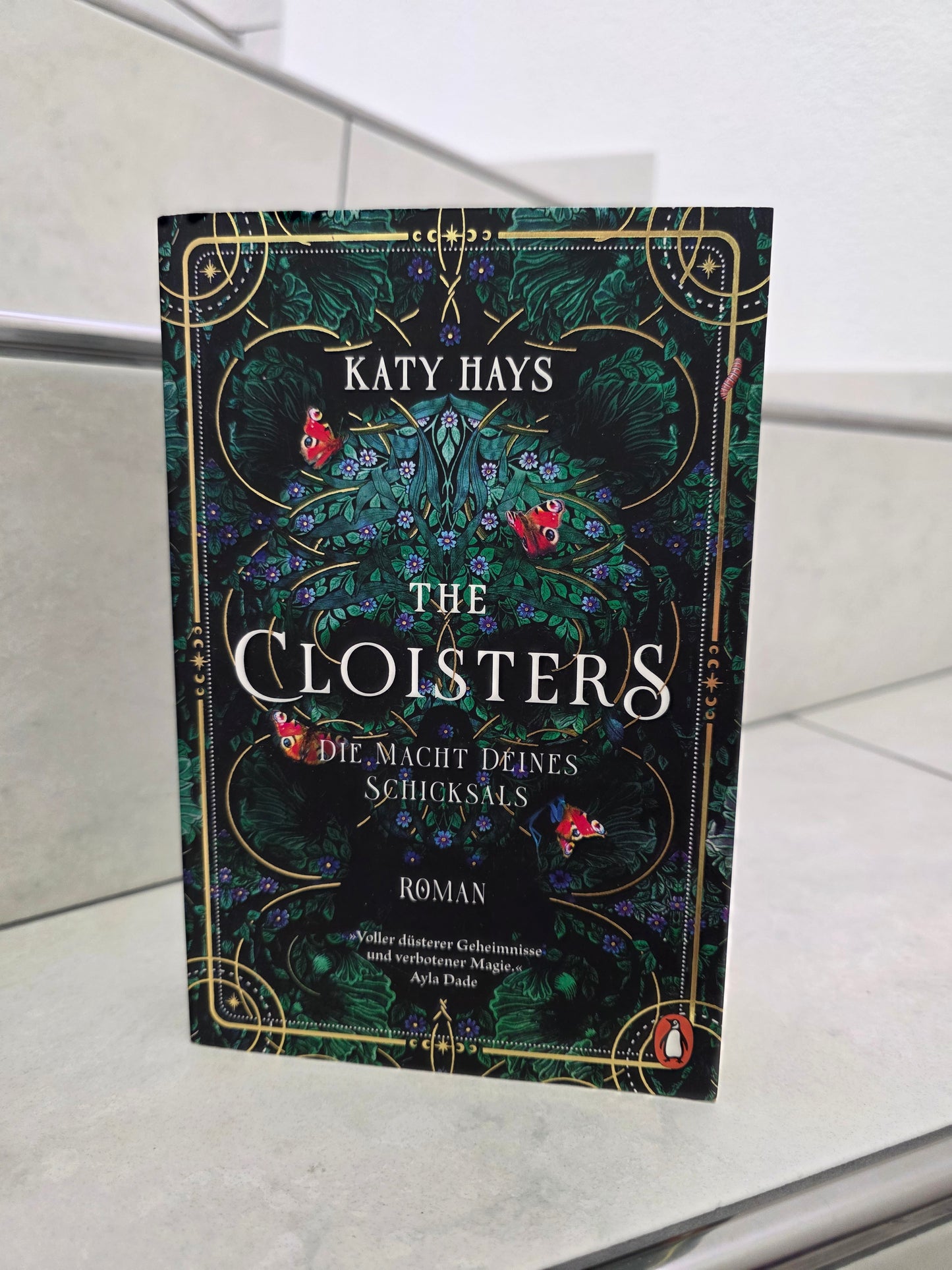 The Cloisters: Die Macht deines Schicksals von Katy Hays