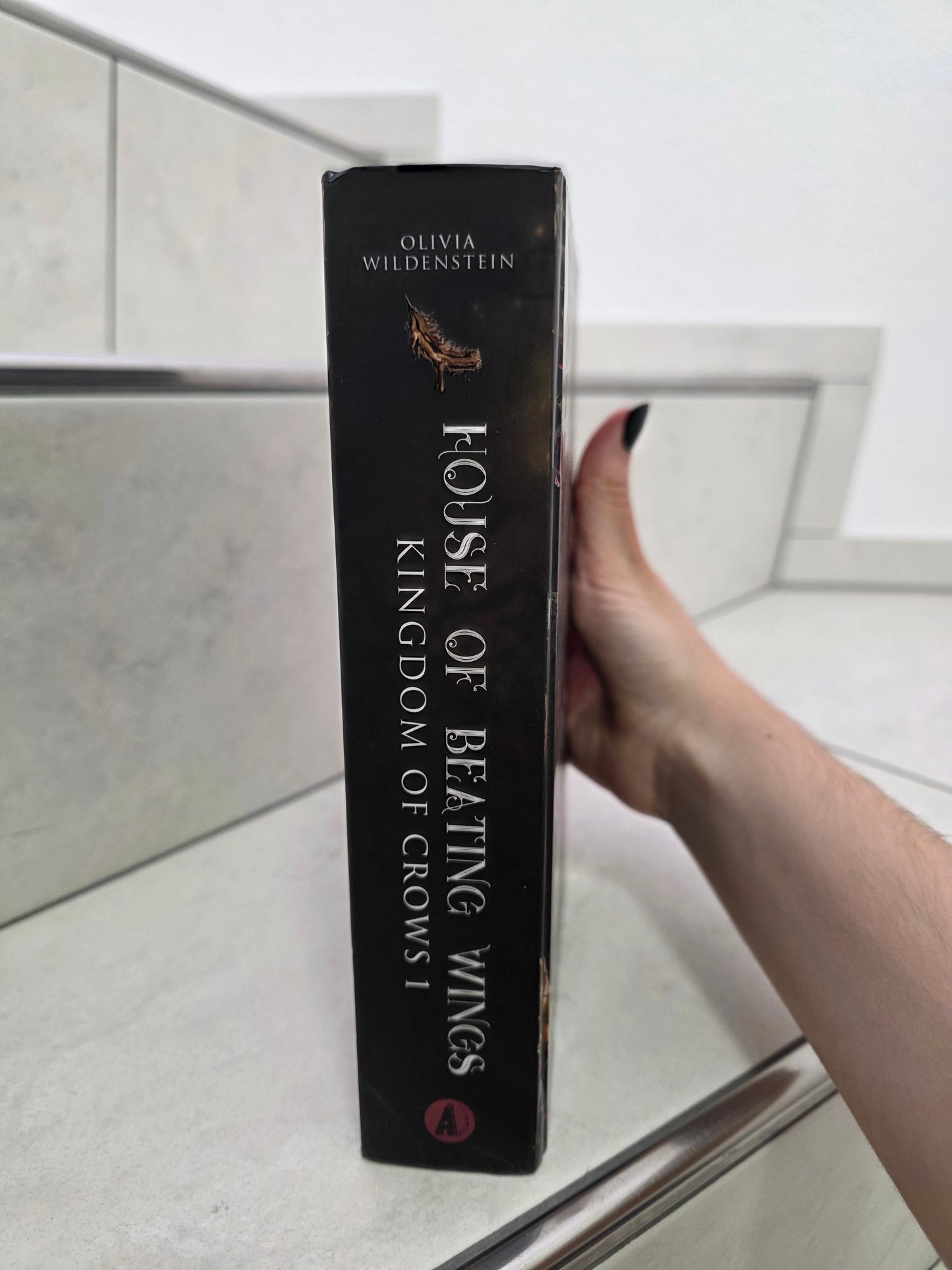 House of Beating Wings von Olivia Wildenstein