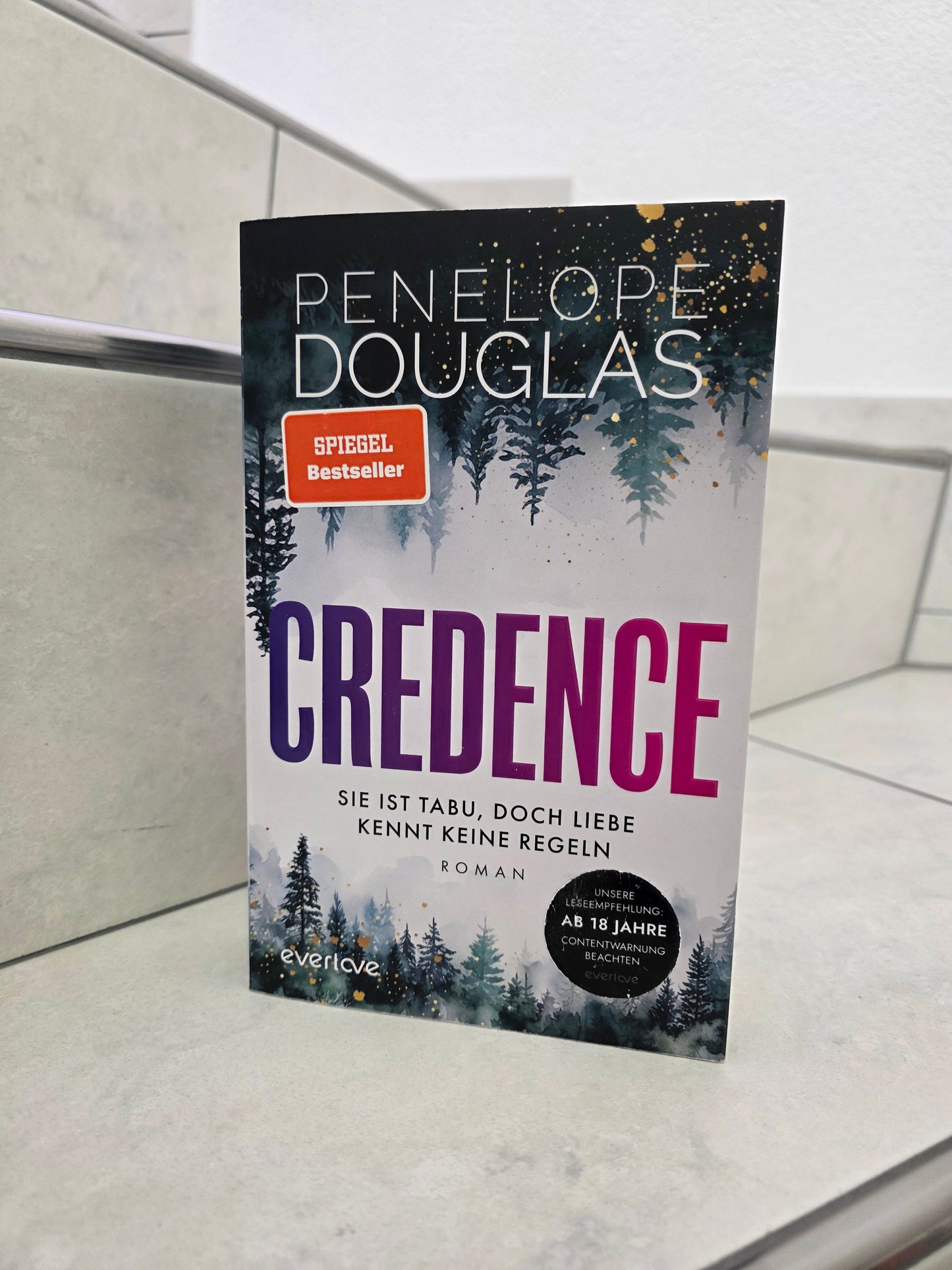 Credence von Penelope Douglas