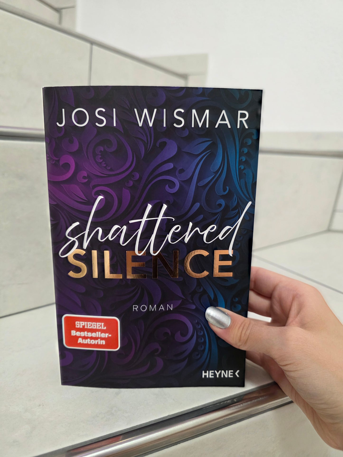 Shattered Silence von Josi Wismar