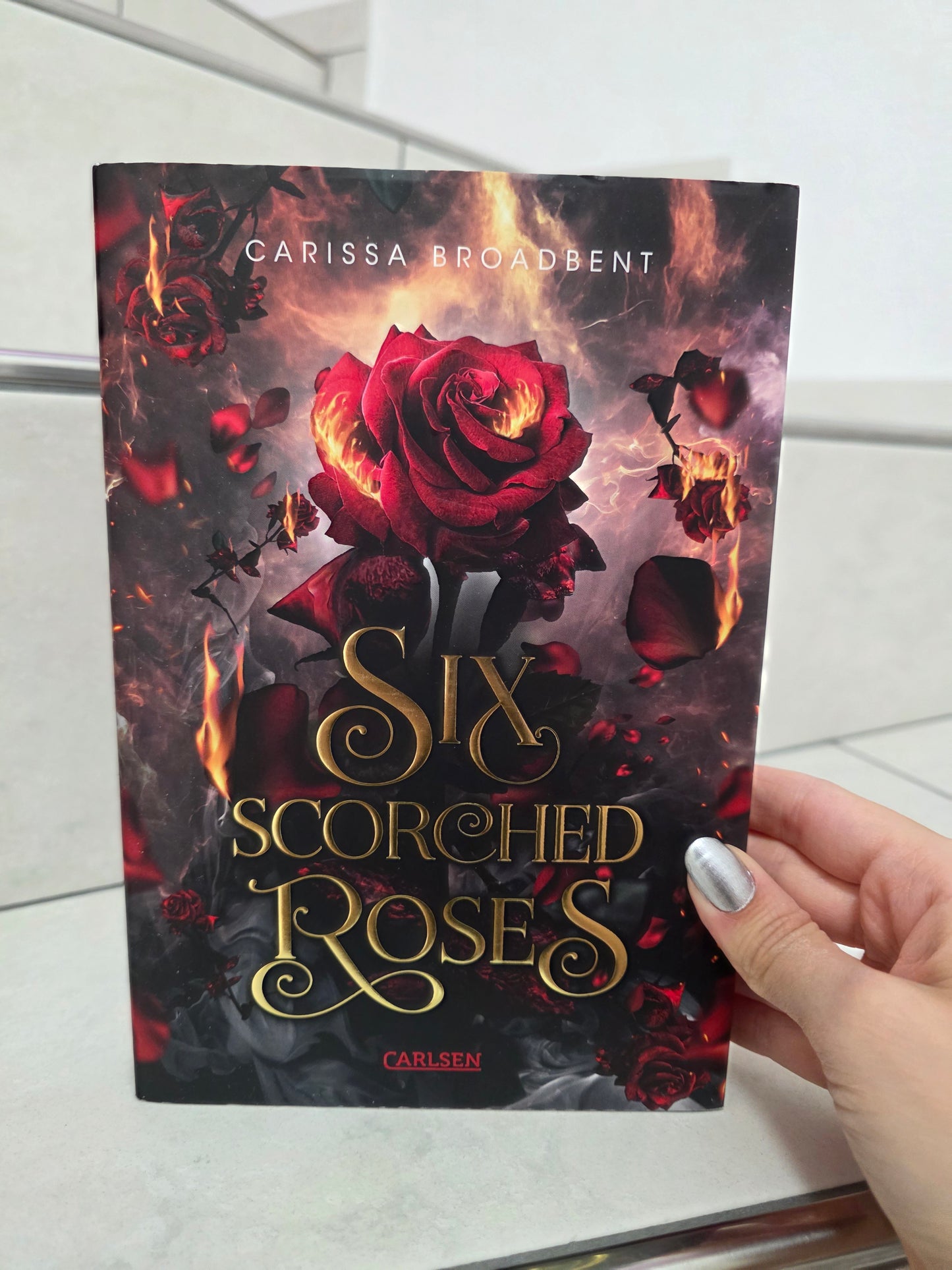 Six Scorched Roses von Carrisa Broadbent