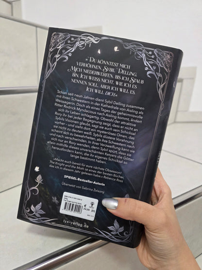 The Knight & the Moth von Rachel Gillig