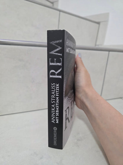 REM von Annika Strauss & Sebastian Fitzek