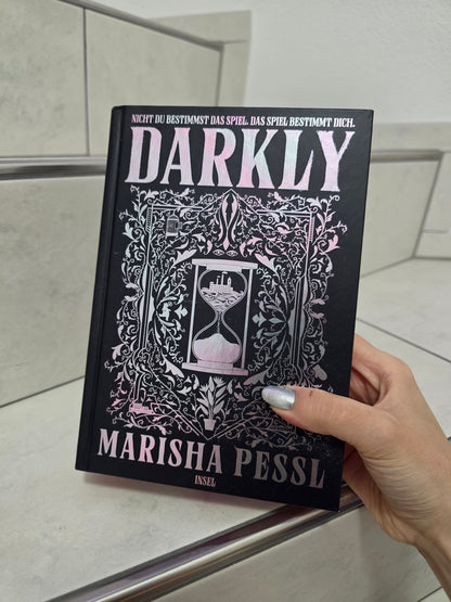 Darkly von Marisha Pessl