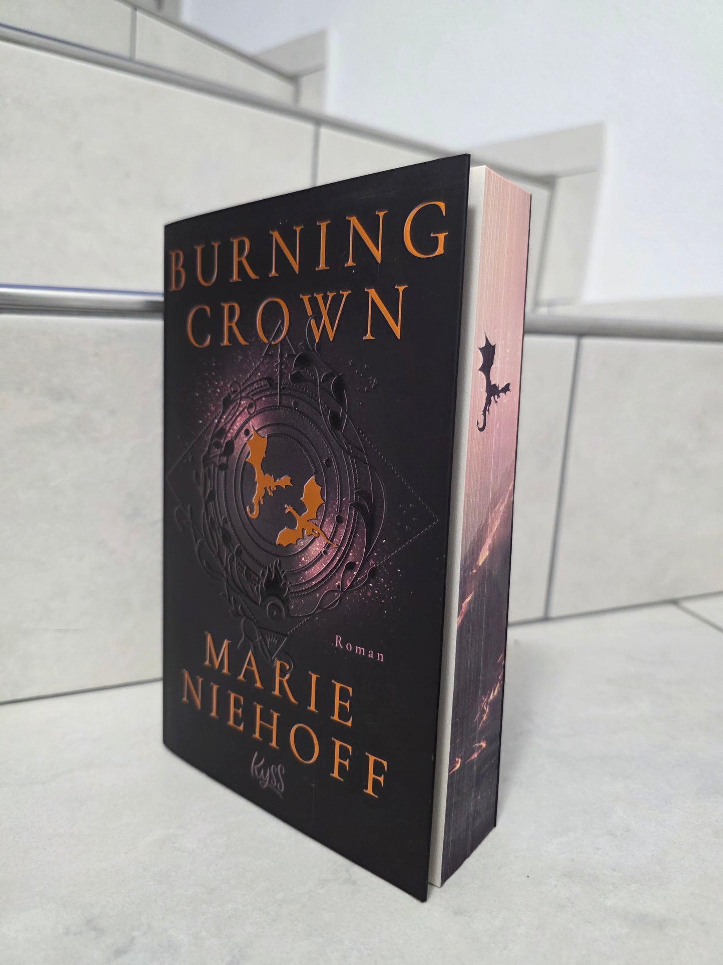 Burning Crown von Marie Niehoff