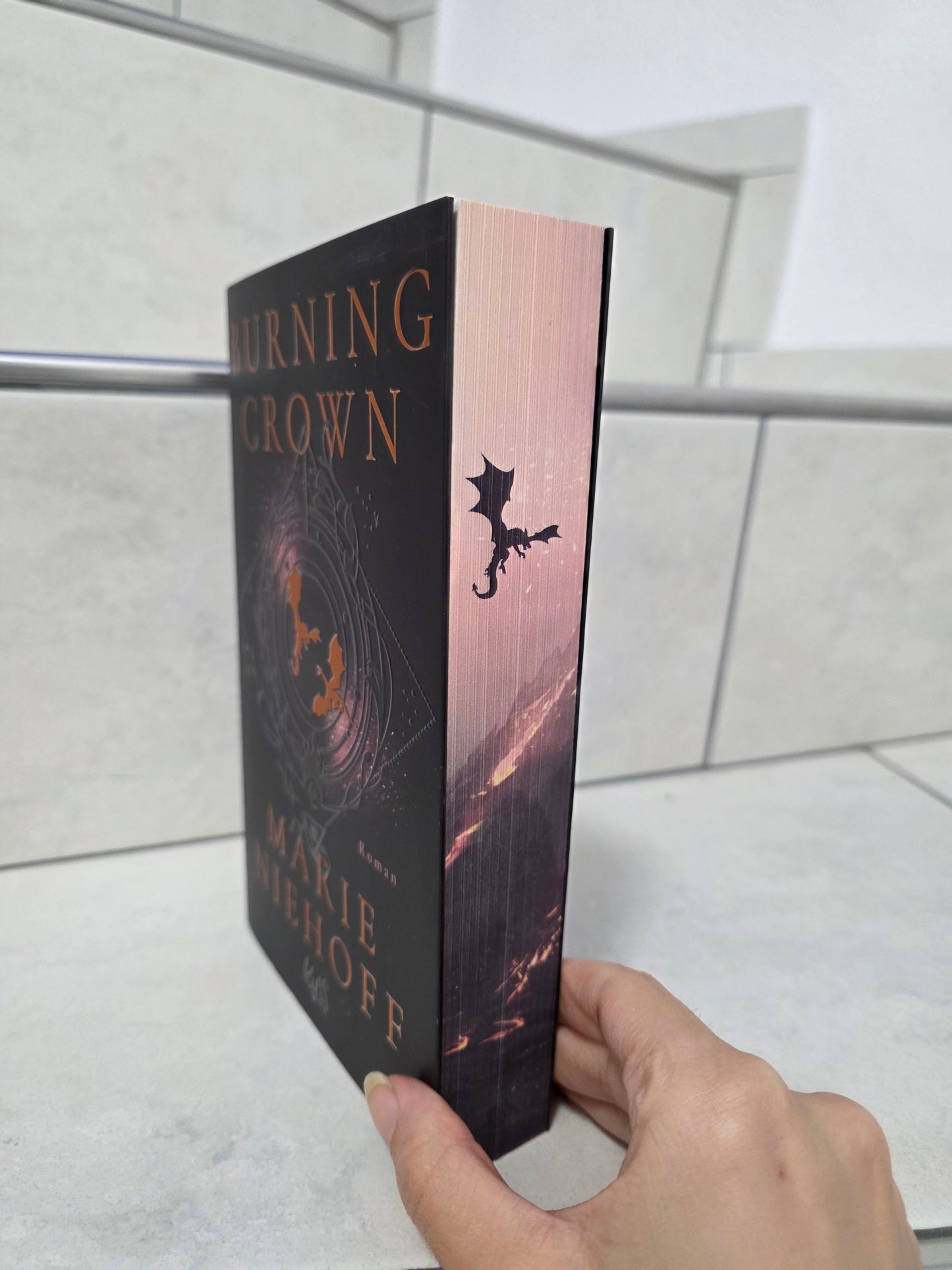Burning Crown von Marie Niehoff