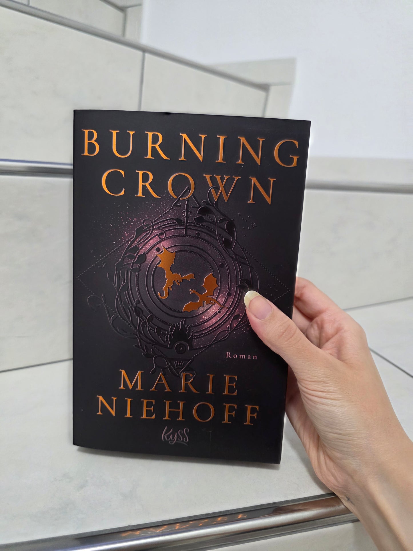 Burning Crown von Marie Niehoff