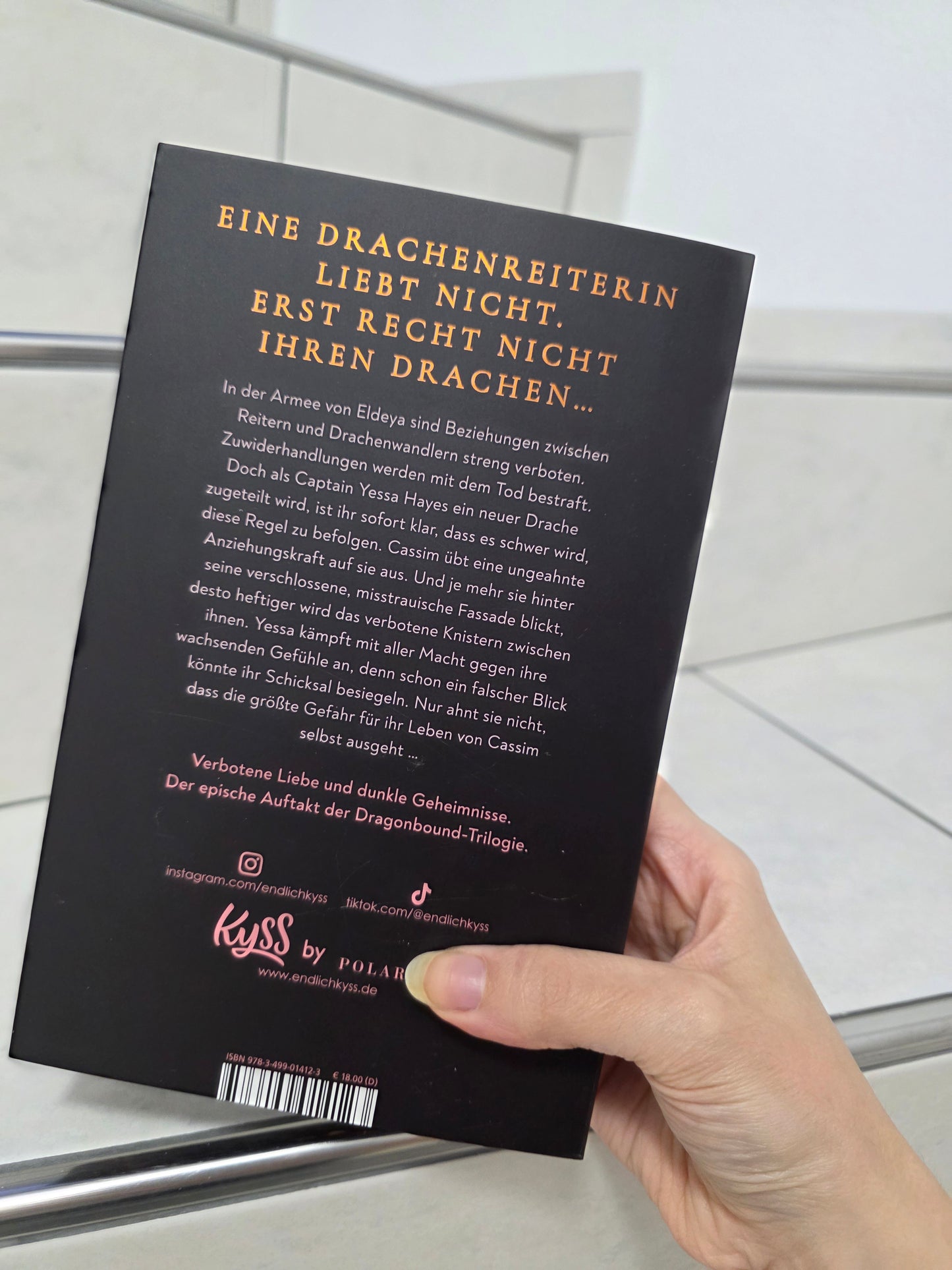 Burning Crown von Marie Niehoff