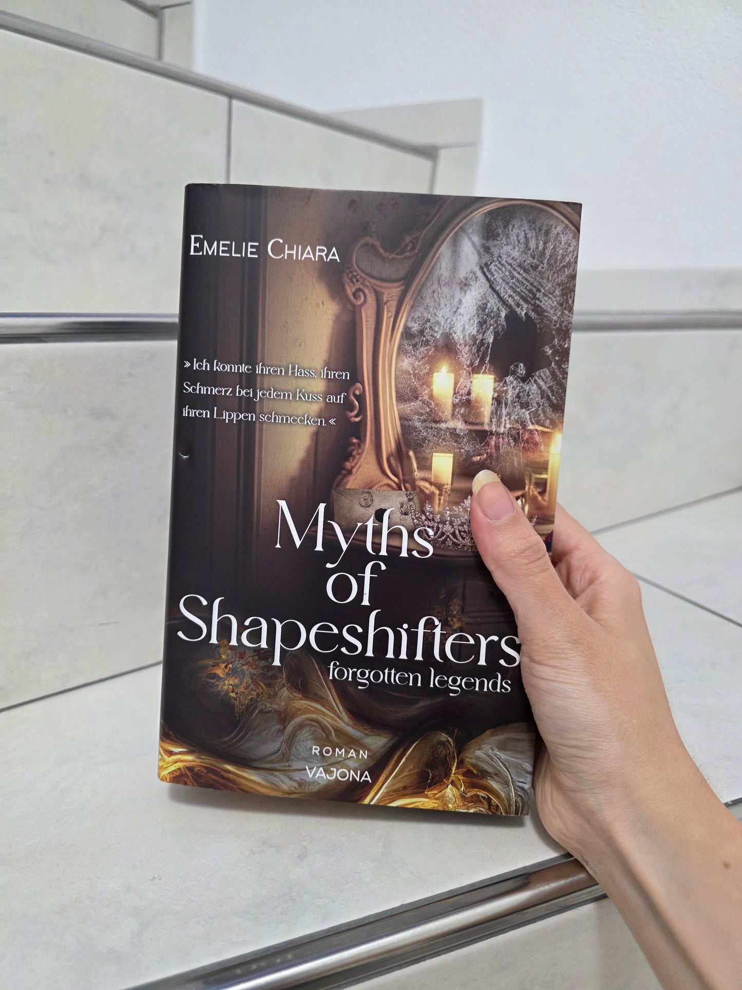 Myths of Shapeshifters von Emelie Chiara