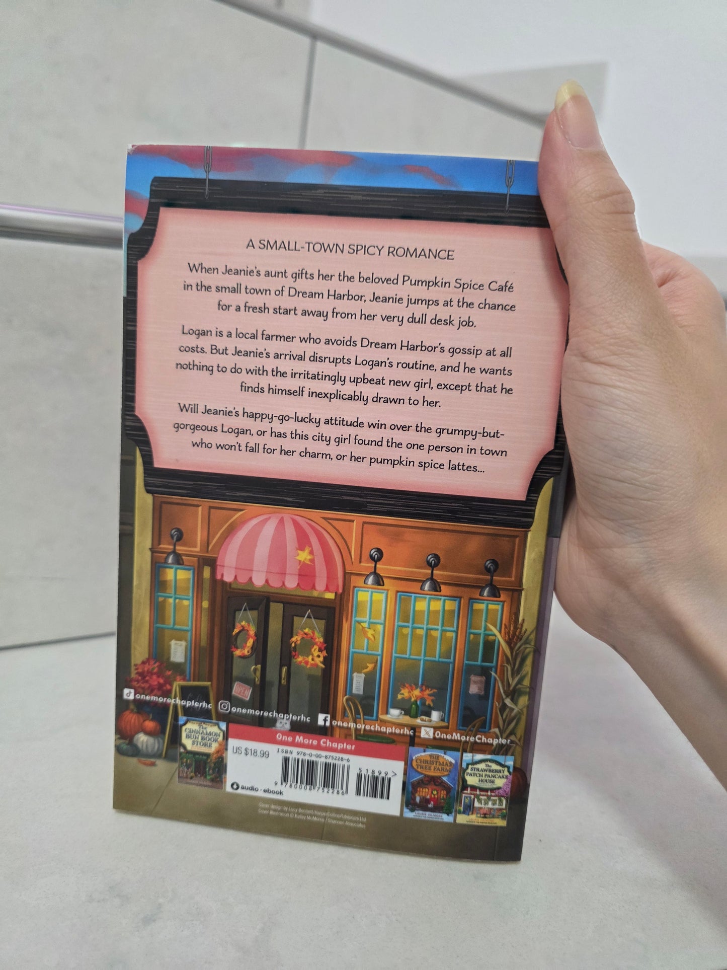 The Pumpkin Spice Café by Laurie Gilmore