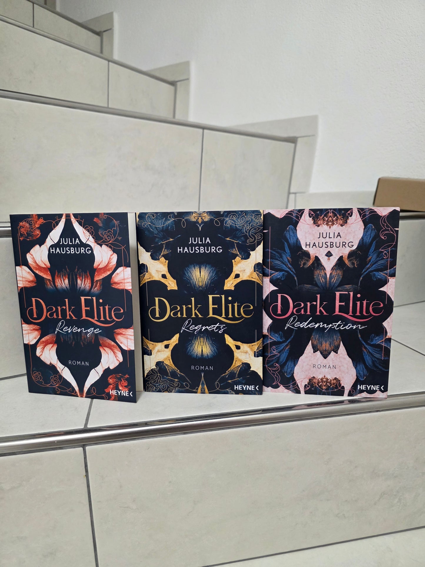 Dark Elite 1-3 von Julia Hausburg