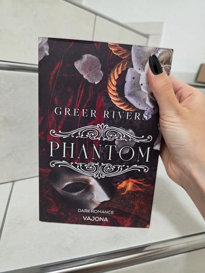 Phantom von Greer Rivers