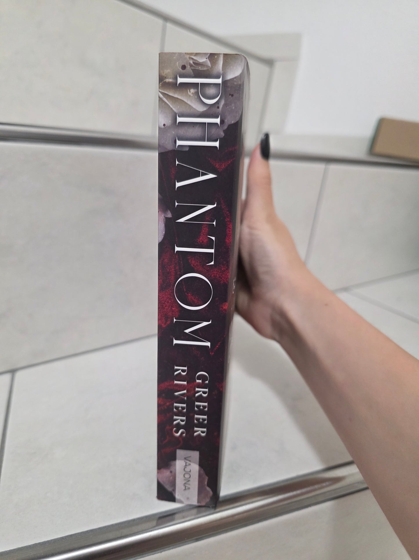 Phantom von Greer Rivers