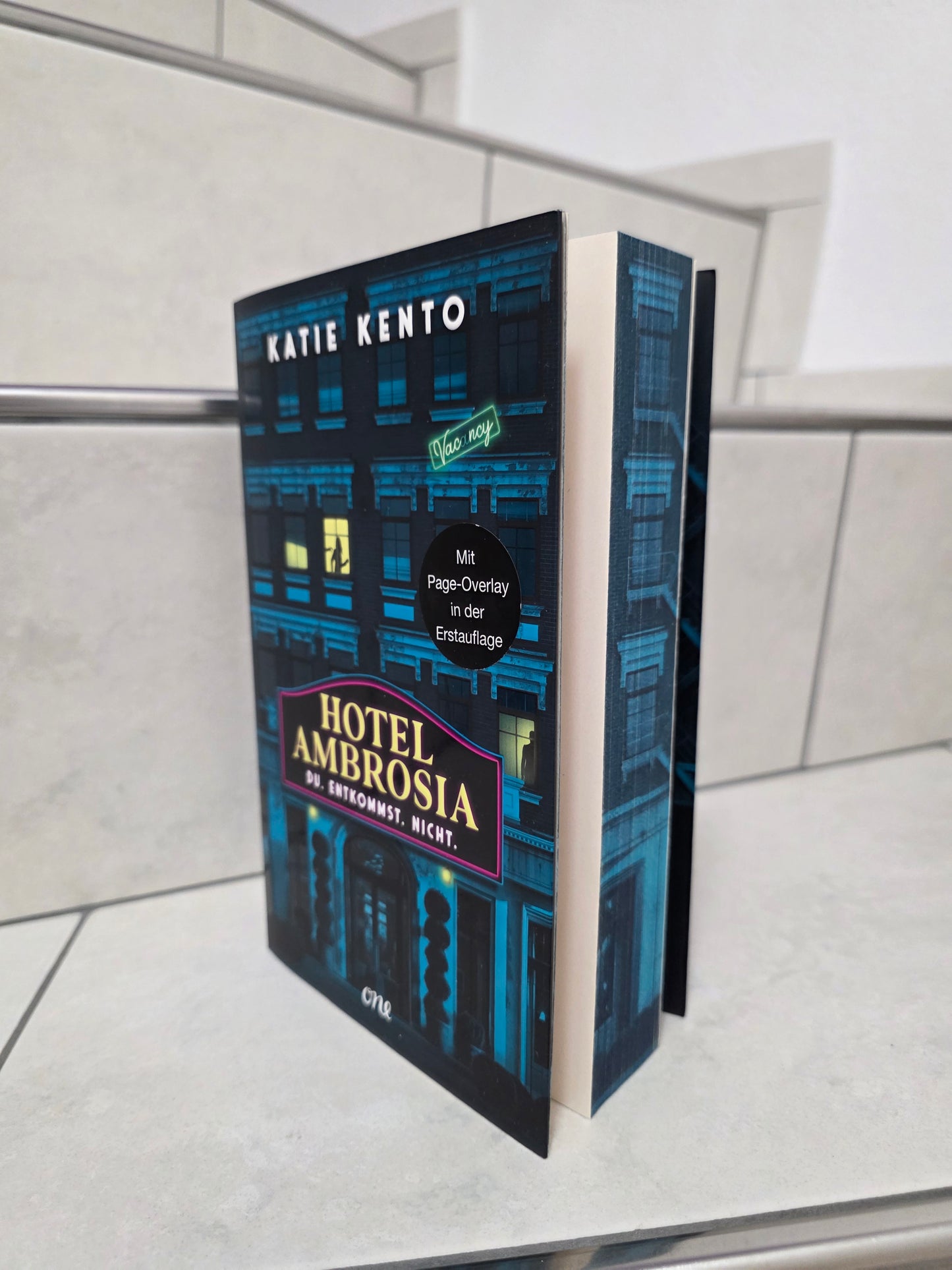 Hotel Ambrosia von Katie Kento