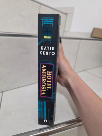 Hotel Ambrosia von Katie Kento
