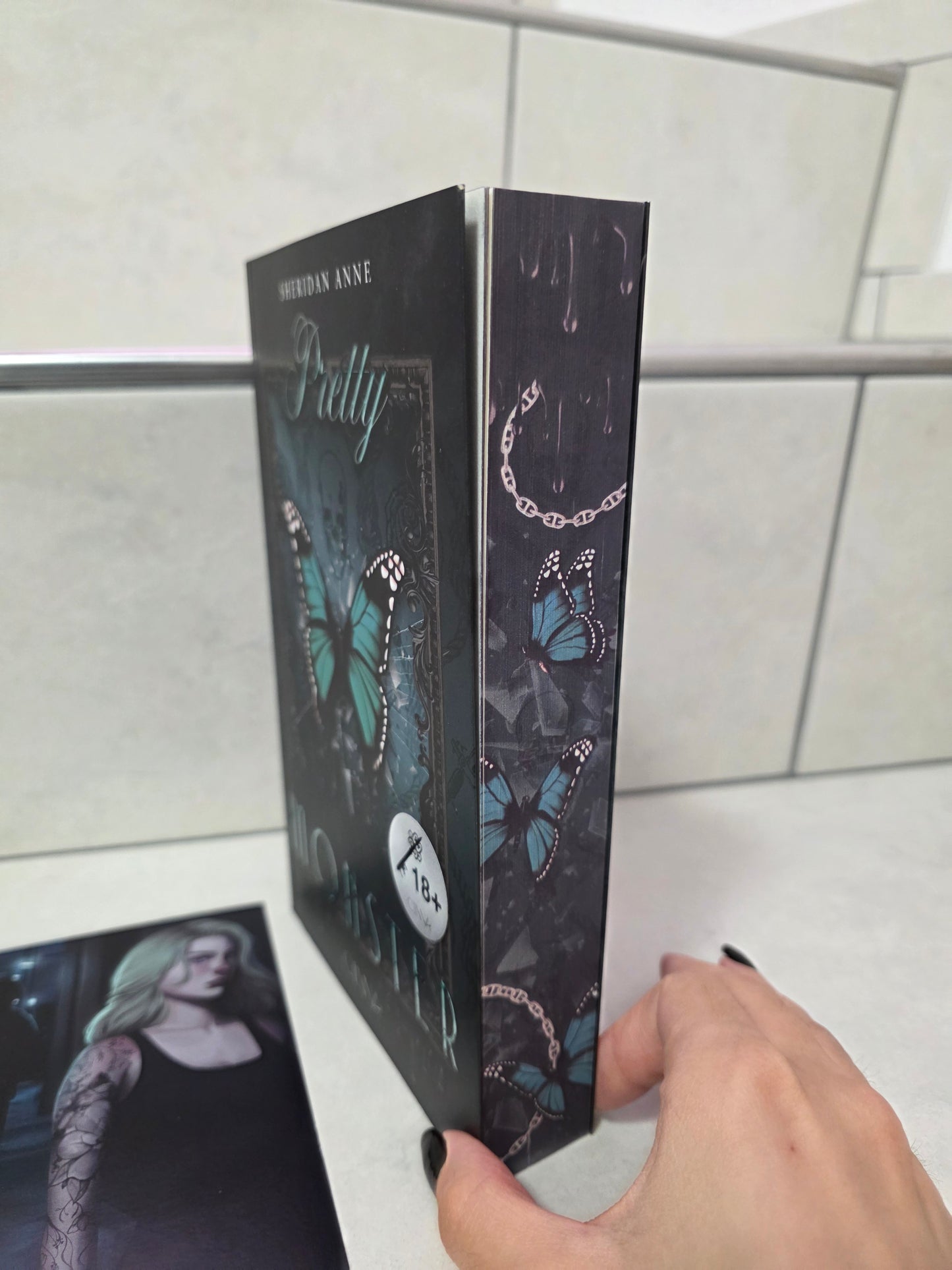 Pretty Monster von Sheridan Anne