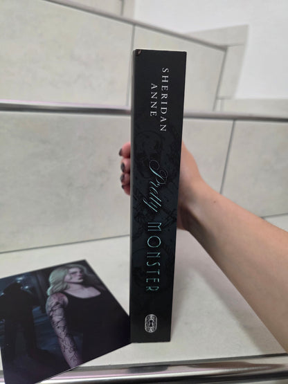 Pretty Monster von Sheridan Anne