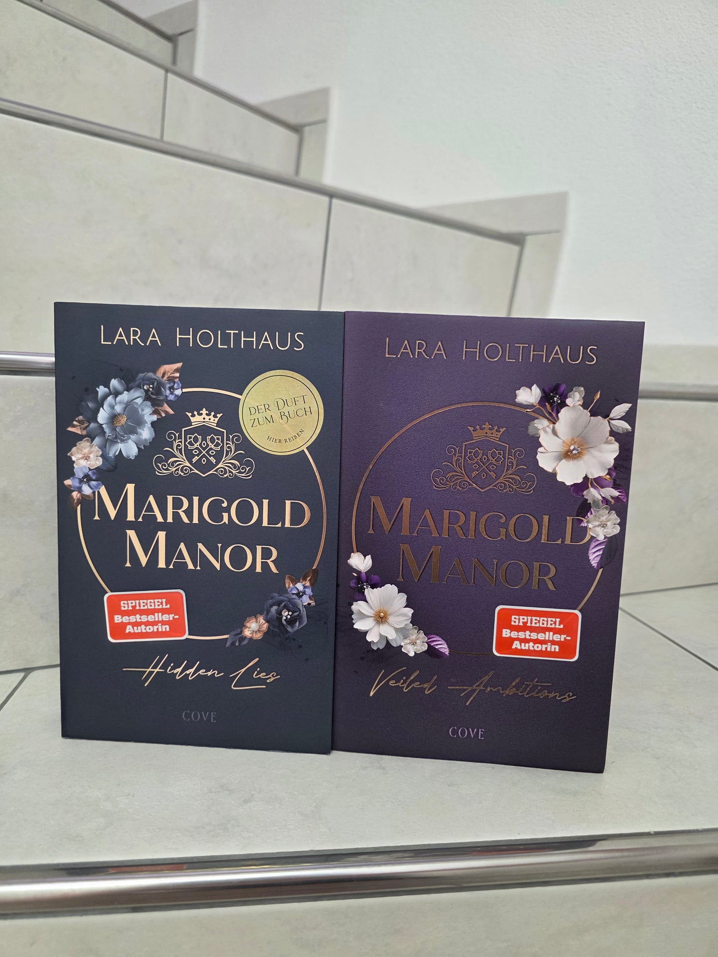 Marigold Manor 1&2 von Lara Holthaus