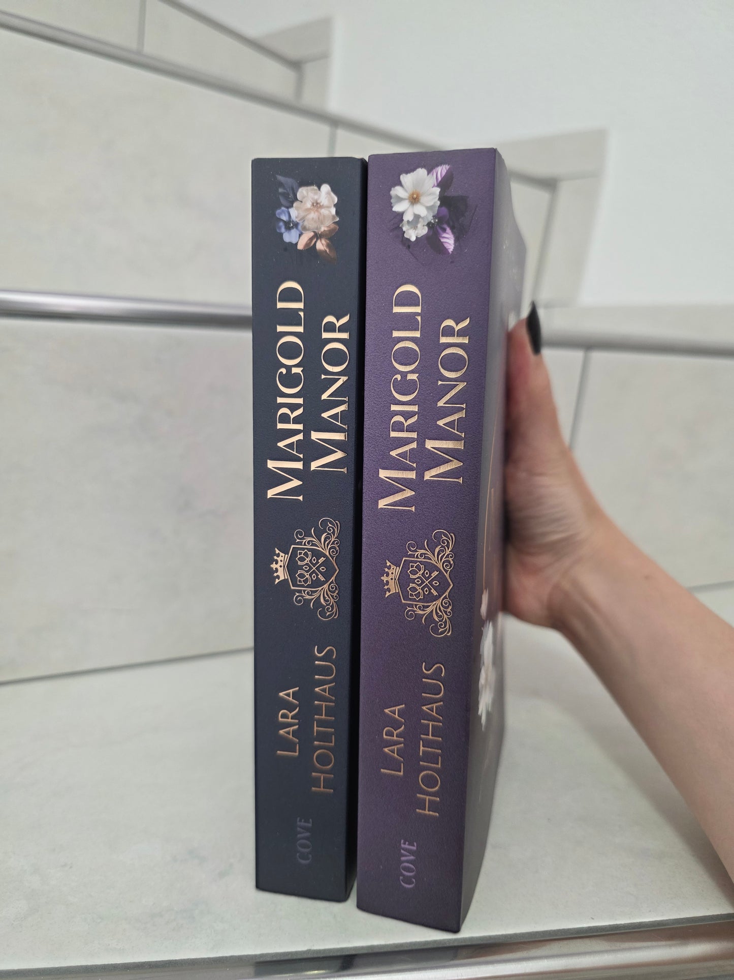 Marigold Manor 1&2 von Lara Holthaus