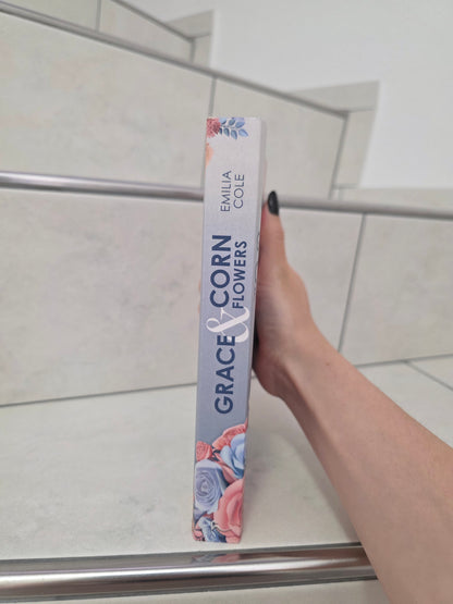 Grace & Cornflowers von Emilia Cole