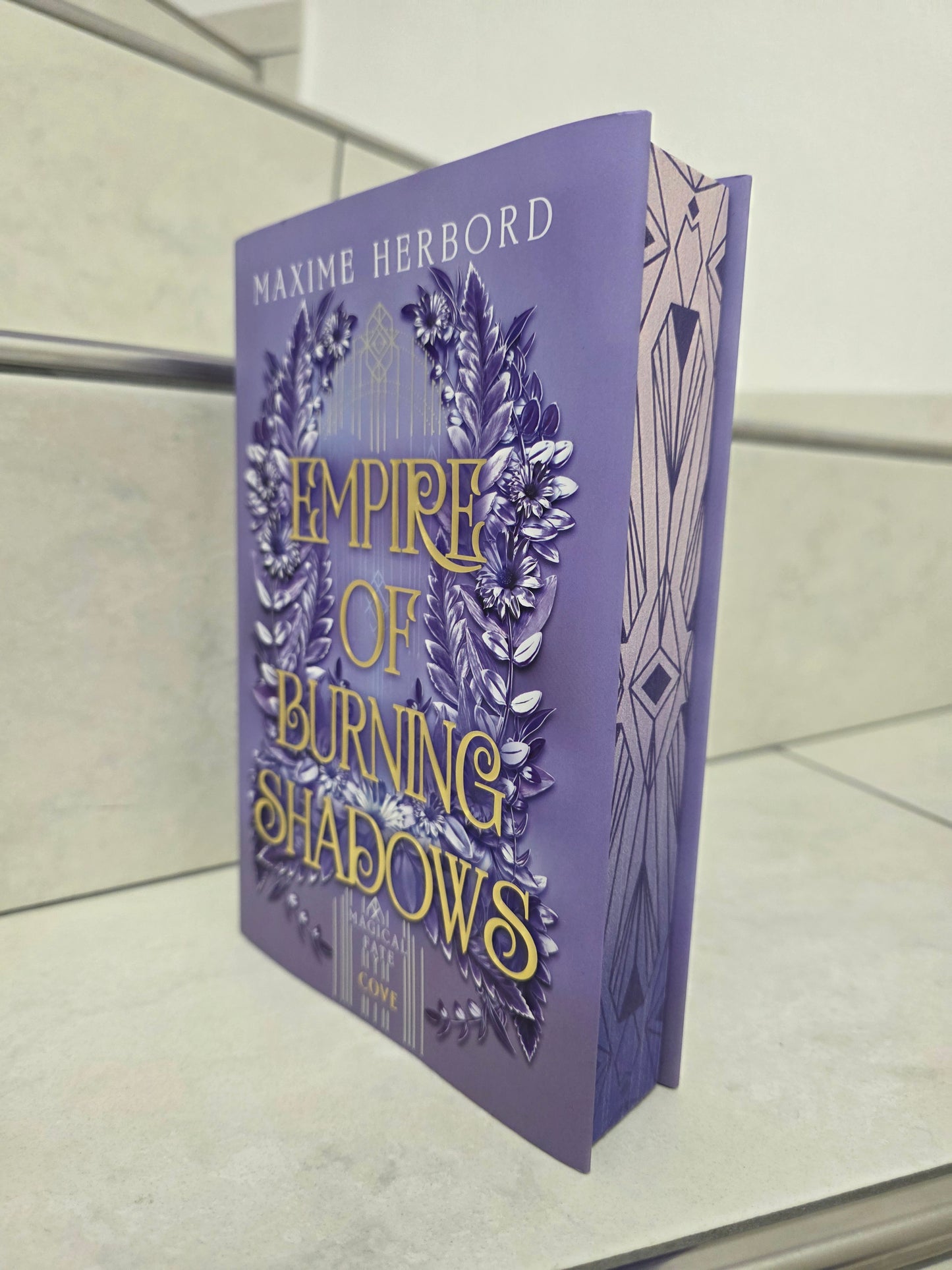 Empire of Burning Shadows von Maxime Herbord
