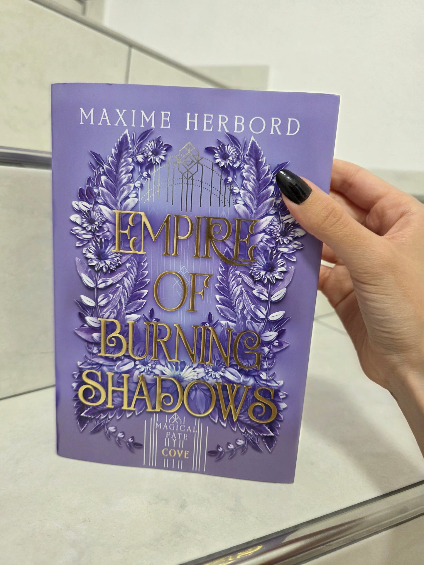 Empire of Burning Shadows von Maxime Herbord