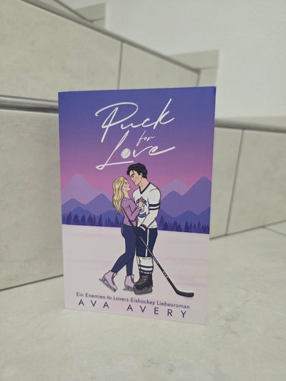 Puck for Love von Ava Avery