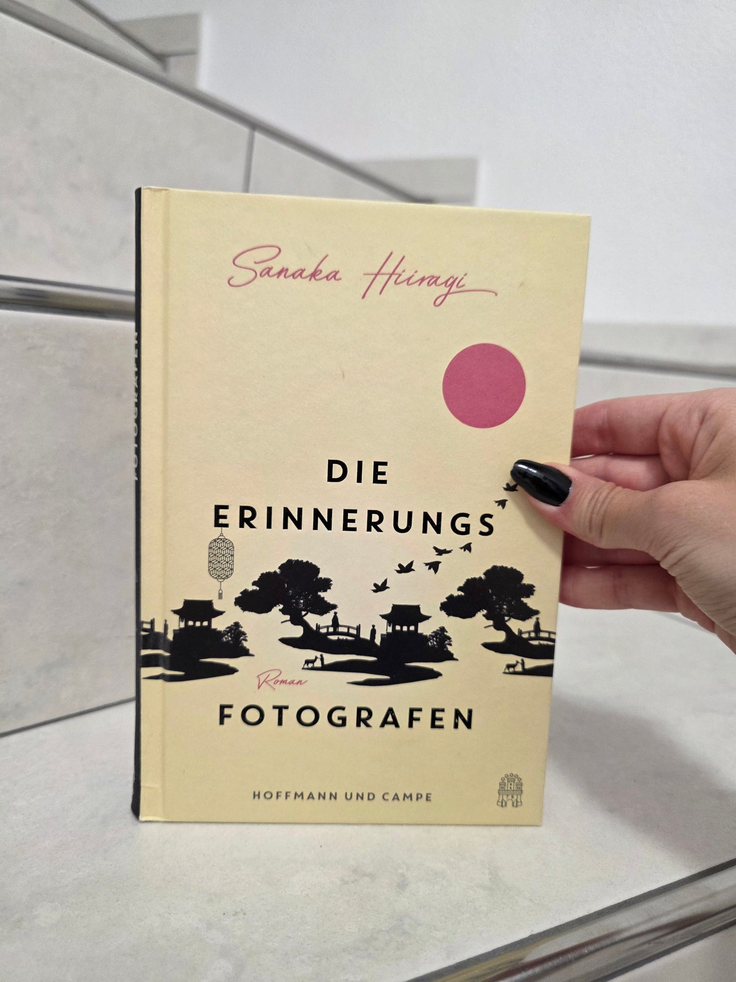Die Erinnerungsfotografen von Sanaka Hiiragi