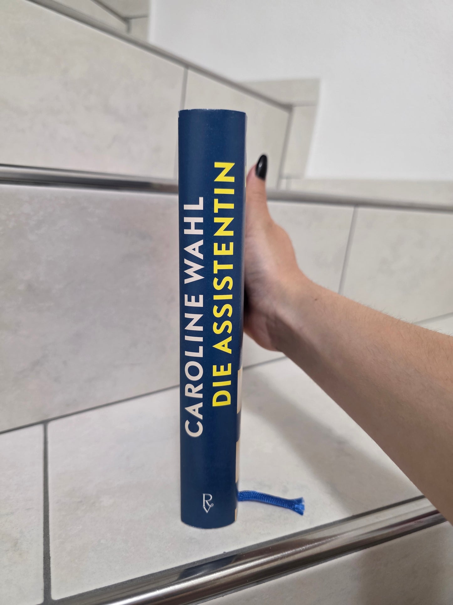 Die Assistentin von Caroline Wahl