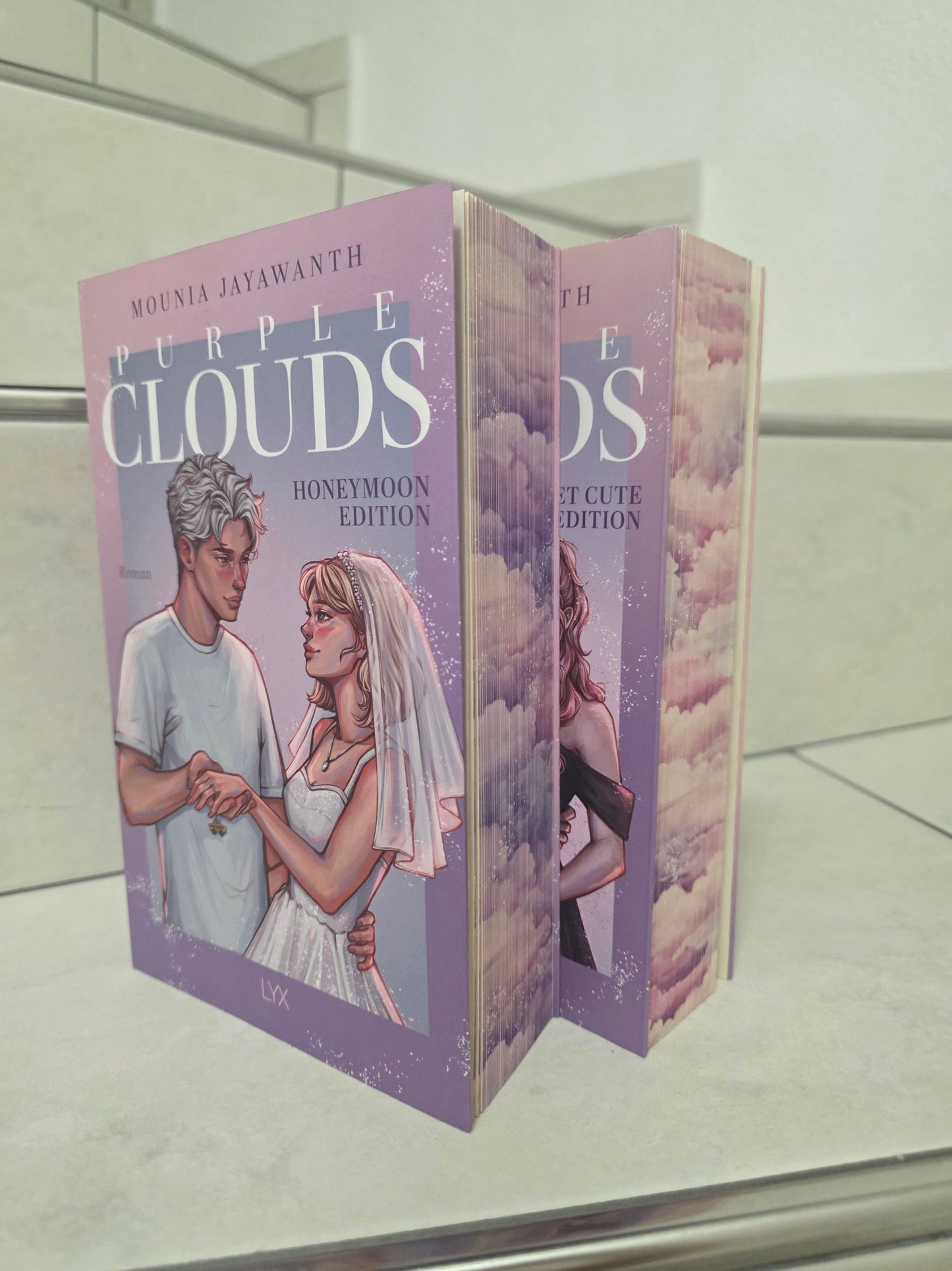 Purple Clouds 1&2 von Mounia Jayawanth