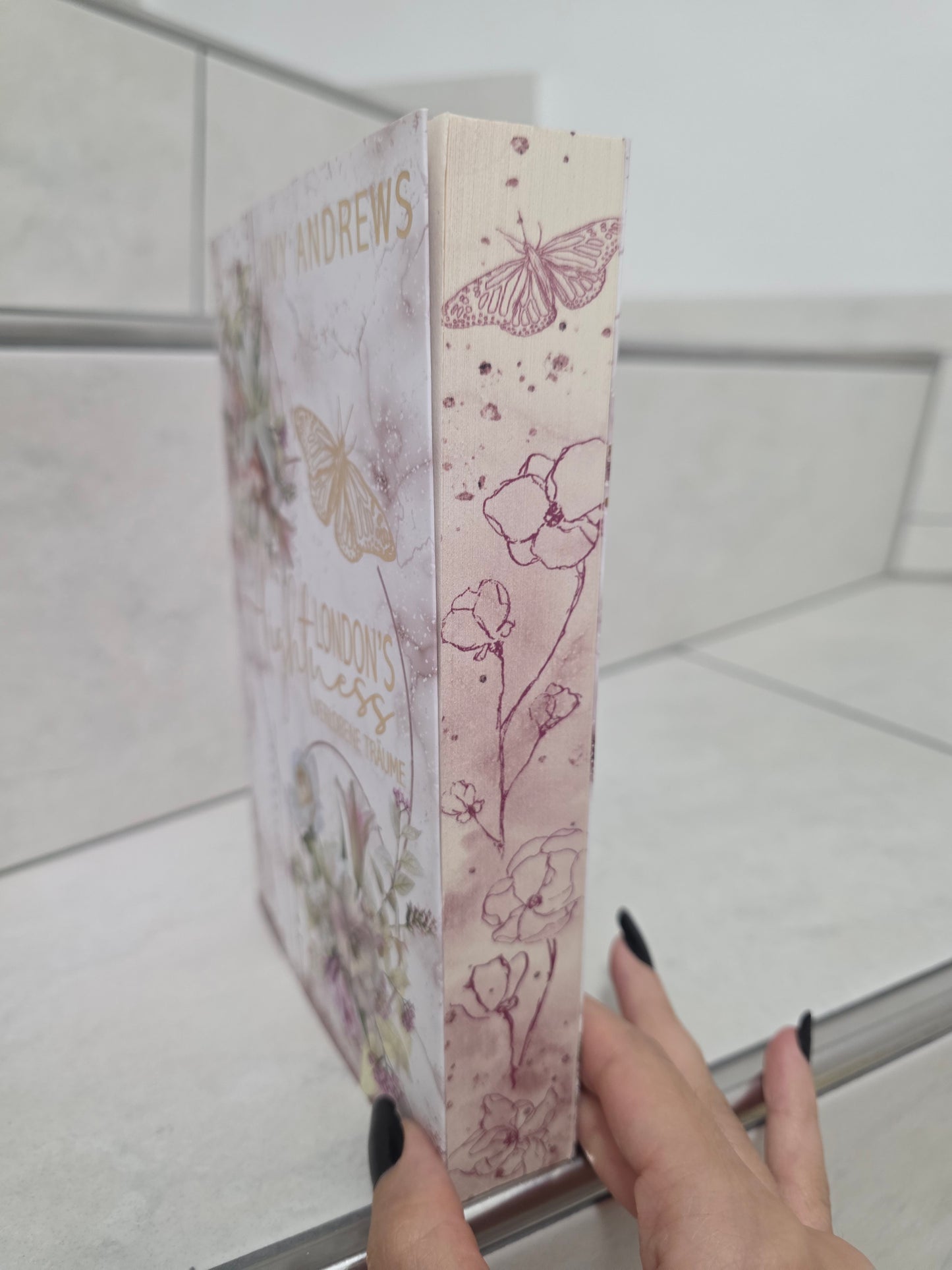 London's lightness von Ivy Andrews