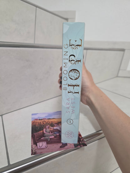 Blooming Hope von Sarah West
