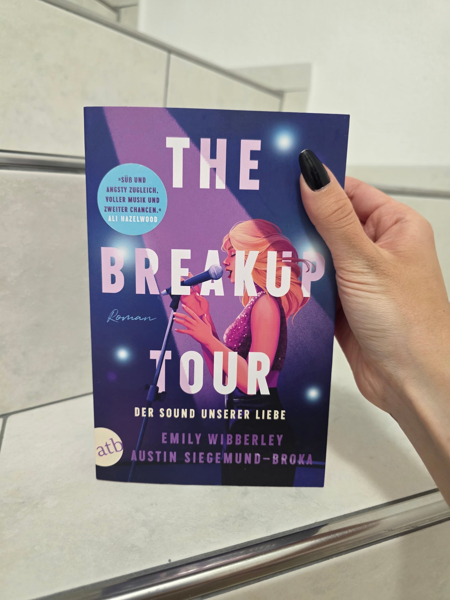 The Breakup Tour von Emily Wibberley