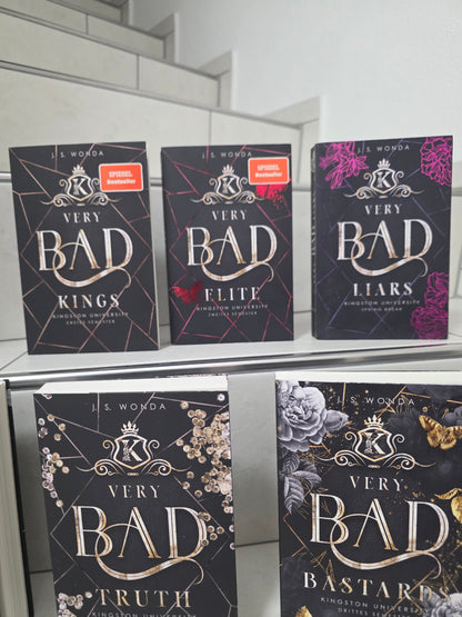 Very Bad Kings 1-10 von J.S. Wonda