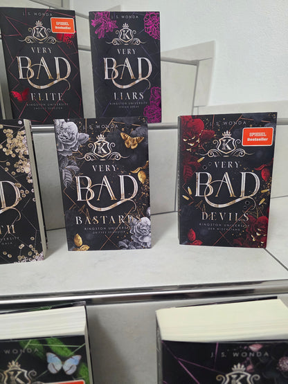 Very Bad Kings 1-10 von J.S. Wonda