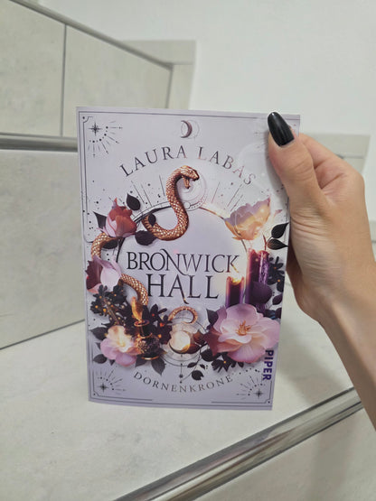 Bronwick Hall: Dornenkrone von Lara Labas