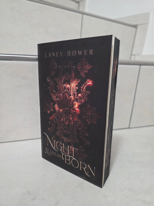 Night Academy Born von Laney Bower