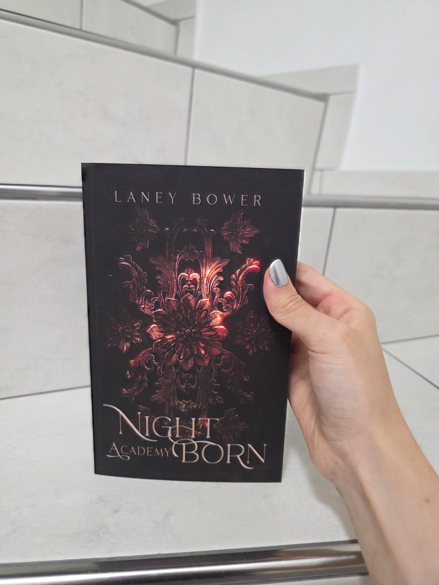 Night Academy Born von Laney Bower
