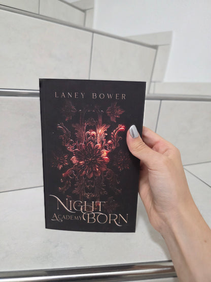 Night Academy Born von Laney Bower