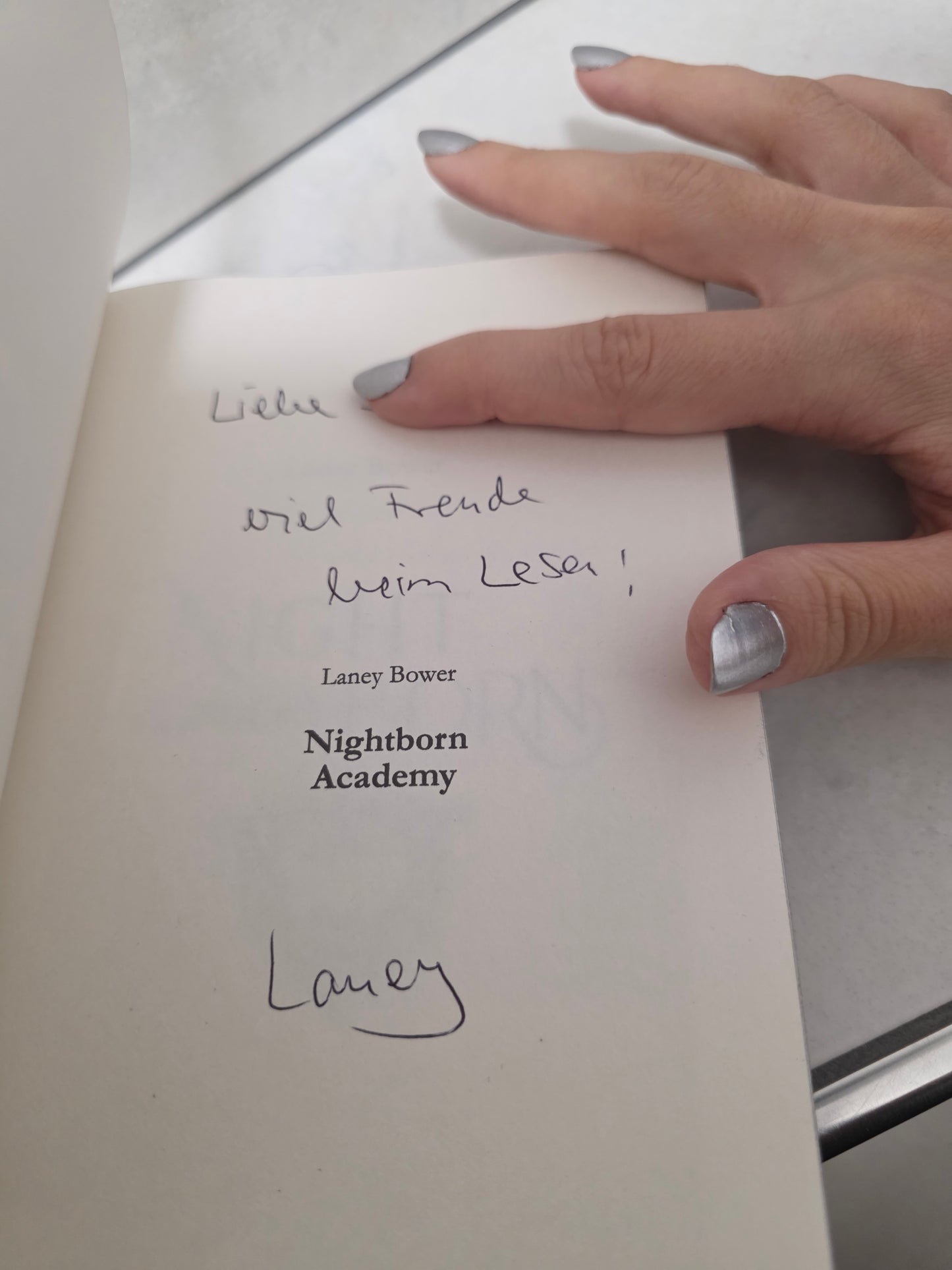 Night Academy Born von Laney Bower