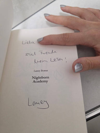 Night Academy Born von Laney Bower