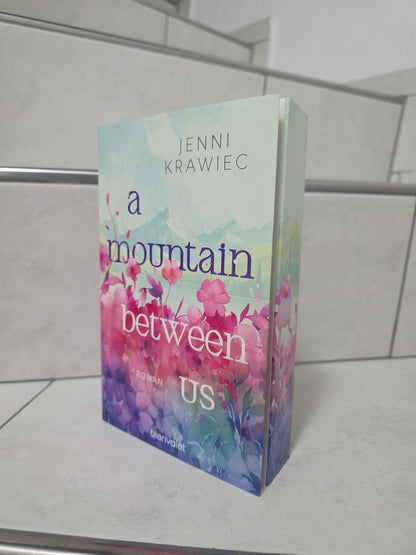 a mountain between us von Jenni Krawiec
