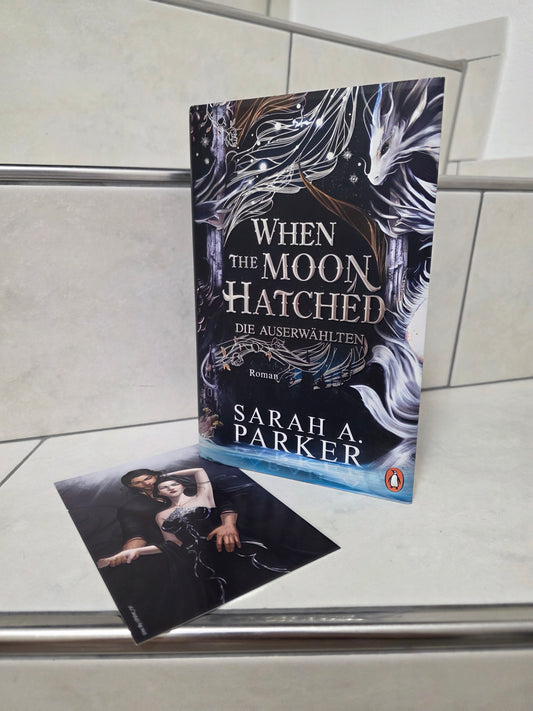 When the Moon Hatched von Sarah A. Parker