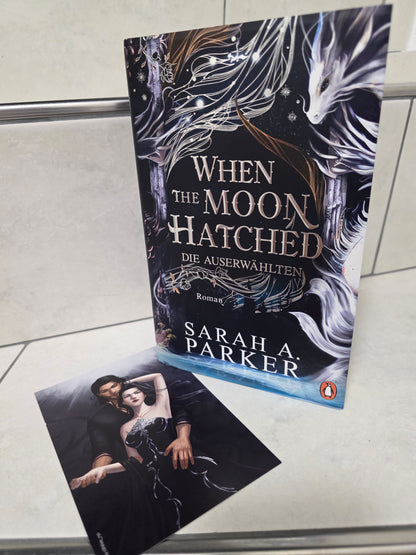 When the Moon Hatched von Sarah A. Parker