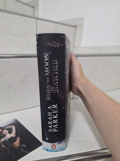 When the Moon Hatched von Sarah A. Parker
