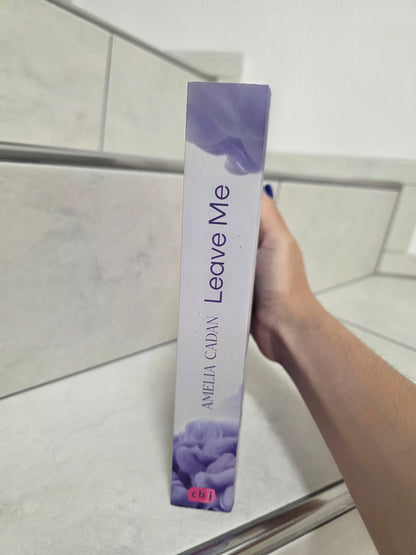 Leave Me von Amelia Cadan