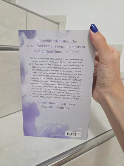 Leave Me von Amelia Cadan