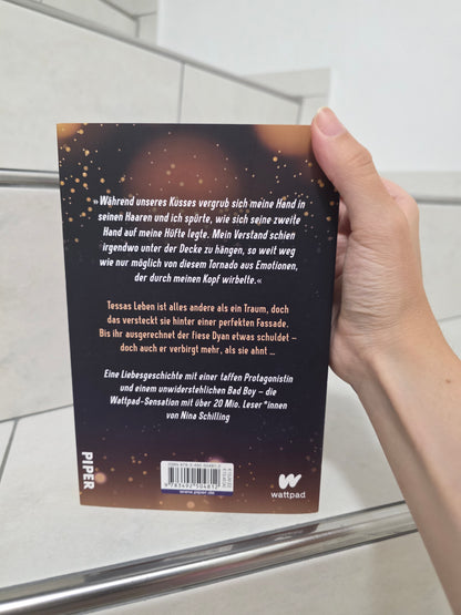 Behind Me von Nina Schilling