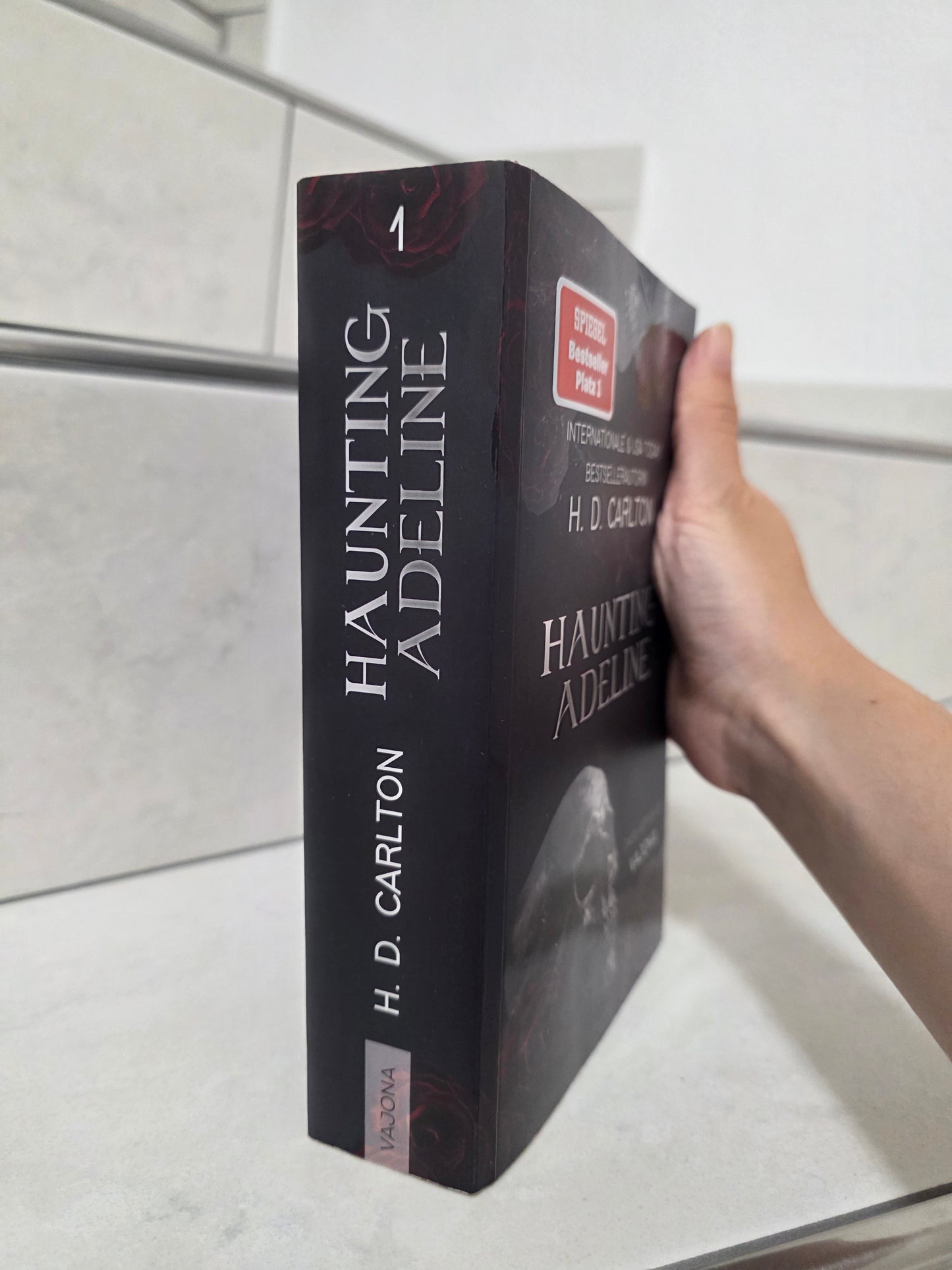 Haunting Adeline von H.D. Carlton